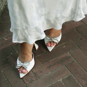 White heels w rhinestone bow